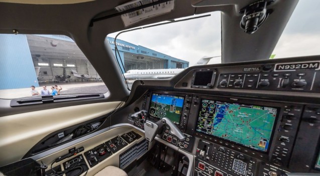 A tour of Ultimate Jet Vacations' Embraer Phenom 300 jet. (Image courtesy YouVisit.)